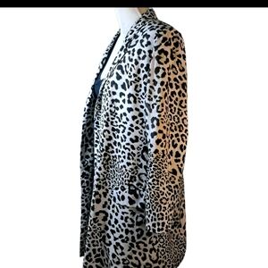 Chico's women's animal print blazer sz medium/2